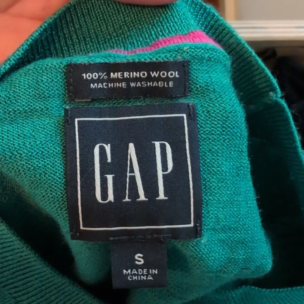 GAP Merino Sweater - Picture 3 of 3